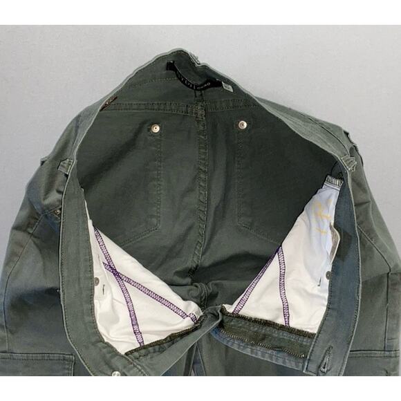 NYDJ Lift/Tuck Lightweight Stretch Cargo Pants. Washed Olive, Women's 10. Read. - Picture 7 of 9